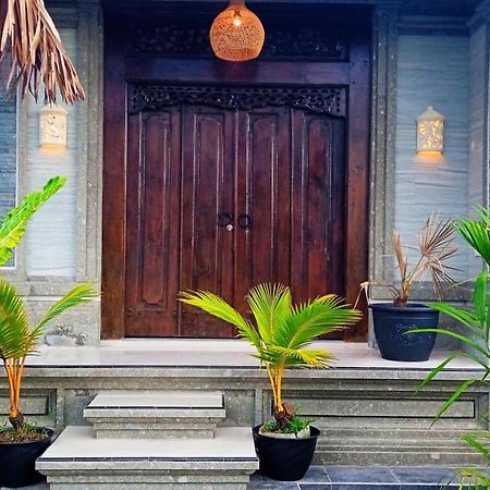Regina Guest House Ubud  Exterior photo